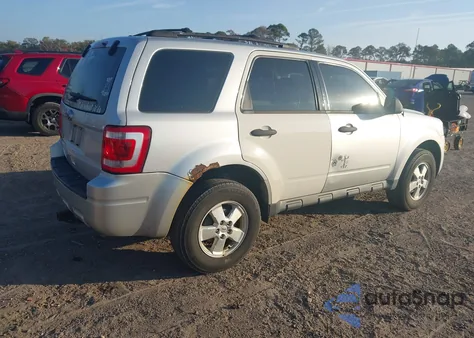 2012 Ford Escape Xls z USA, uszkodzony, nr VIN 1FMCU0C77CKB63355